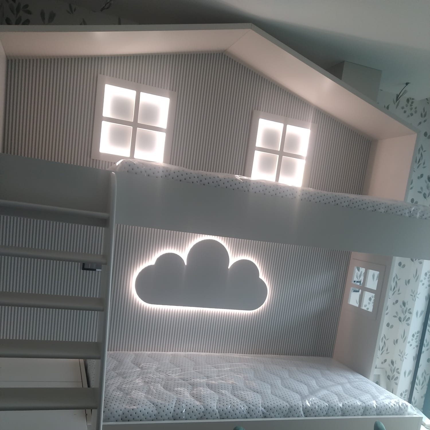 Camas feitas à medida para quarto criança